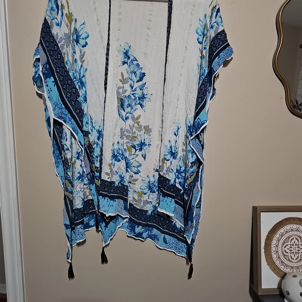 Vince Camuto Blue and White Floral Wrap